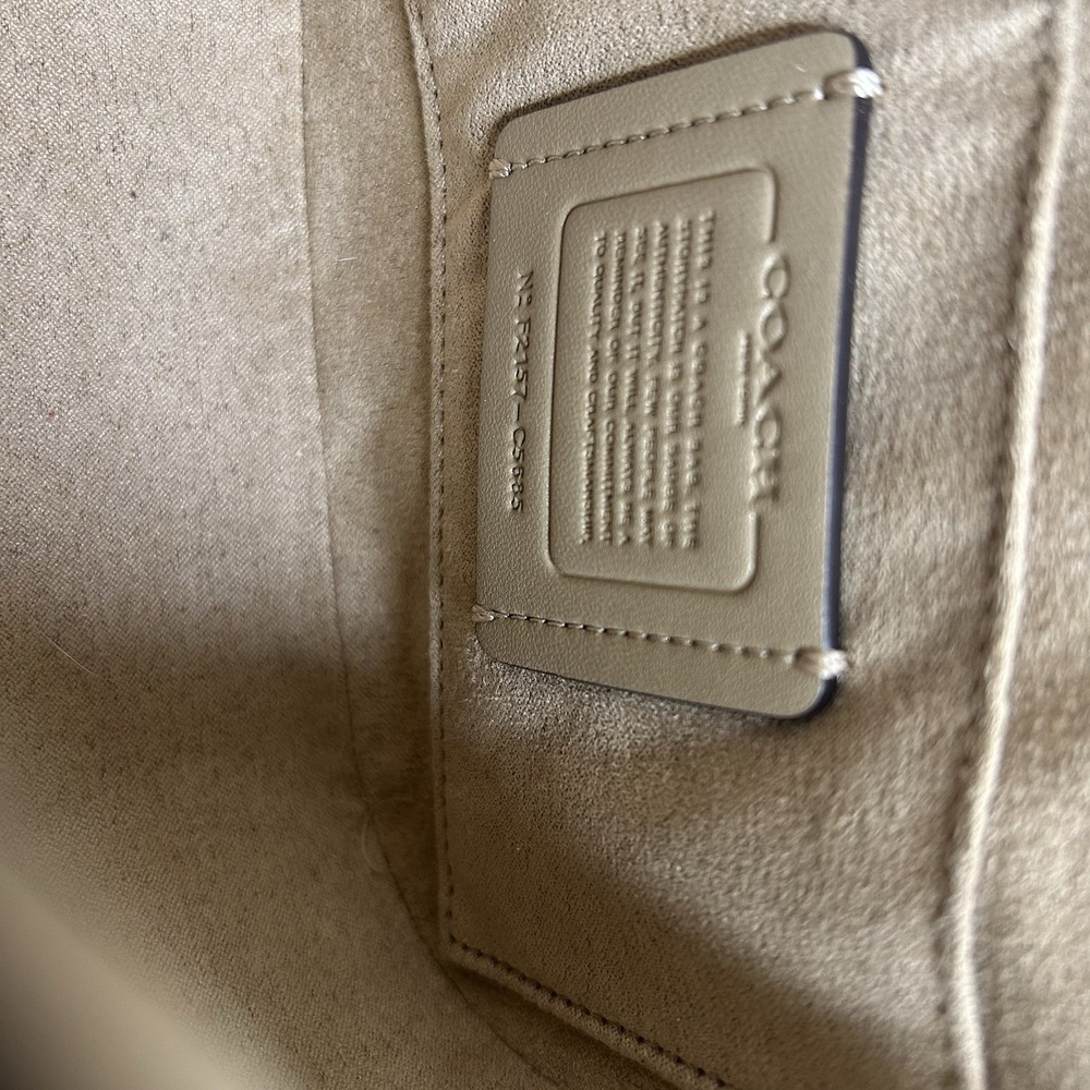 Coach Kleo 17 Chalk White Pebbled Leather Shoulder Bag Excellent - Picture 8 of 12